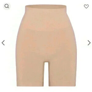 Skims Clay Soft Soothing Seamless Sculpting Mid Thigh Shorts Size S/M
